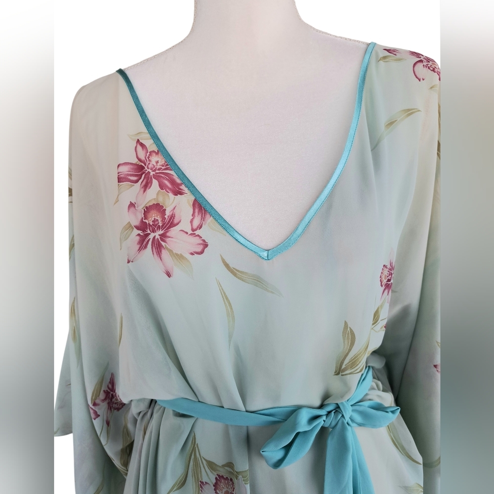 Cococabaña Kimono Floral Robe - Picture 4 of 8
